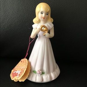 Birthday Girl Statue